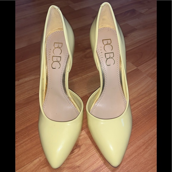 BCBG yellow patent leather high heels size 7 - Picture 2 of 5